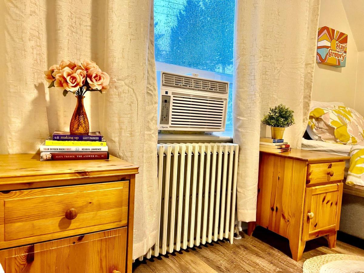 Private Room With Two Twin Beds Air Conditioning And Shared Bathrooms Located Near Seatac Airport And Downtown Seattle Exterior photo