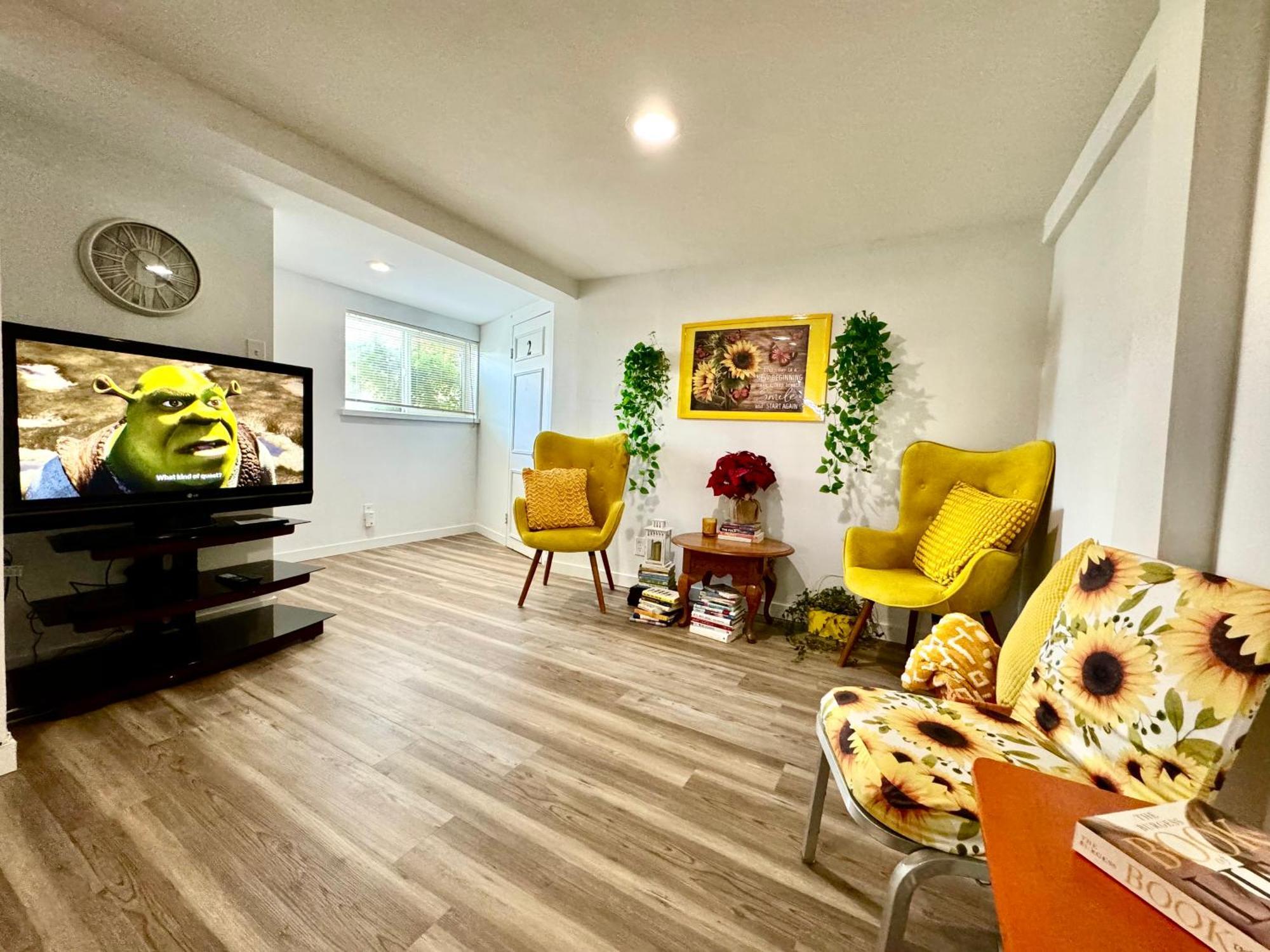 Private Room With Two Twin Beds Air Conditioning And Shared Bathrooms Located Near Seatac Airport And Downtown Seattle Exterior photo